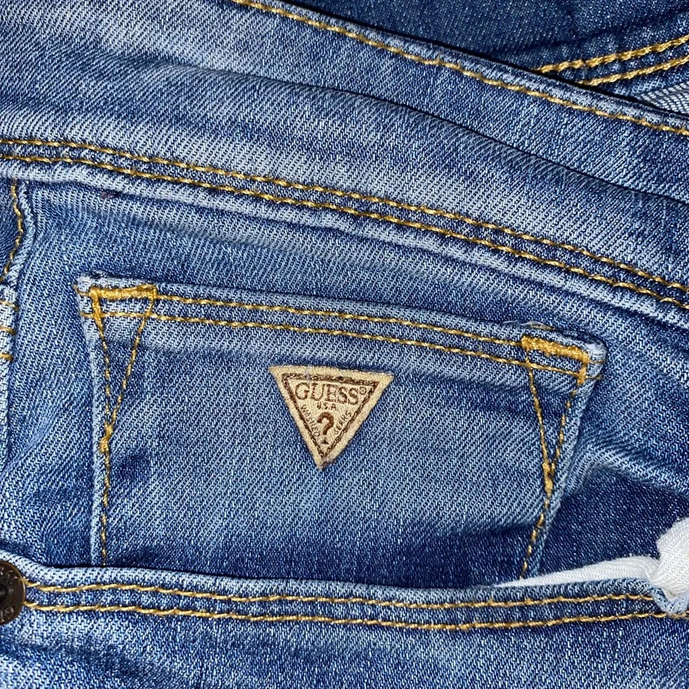 💙🔻GUESS Men's Lincoln Slim Straight Jeans - Picture 7 of 11